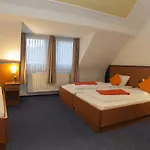 Celina Niederrheinischer Hof Szálloda Krefeld