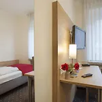 Celina Niederrheinischer Hof Hotel Krefeld
