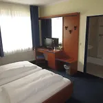 Celina Niederrheinischer Hof