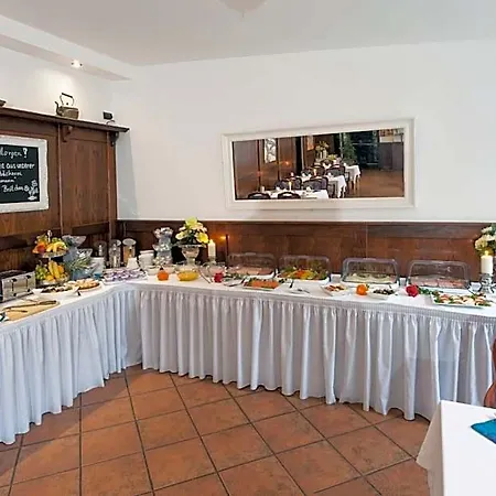 Celina Niederrheinischer Hof 3* קרפלד