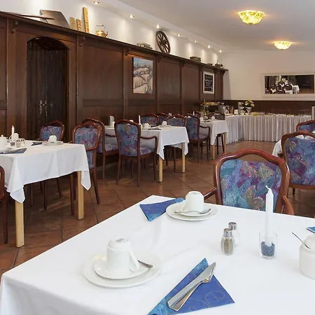 Celina Niederrheinischer Hof