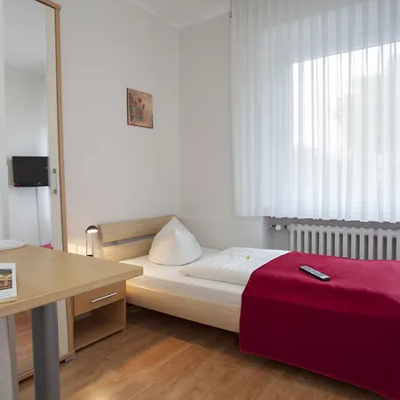 מלון Celina Niederrheinischer Hof 3*