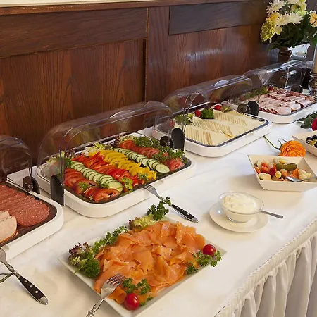 Celina Niederrheinischer Hof 3*