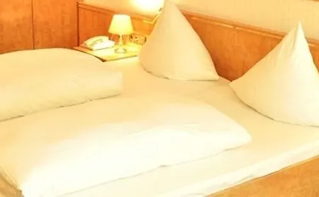 Celina Niederrheinischer Hof 3*